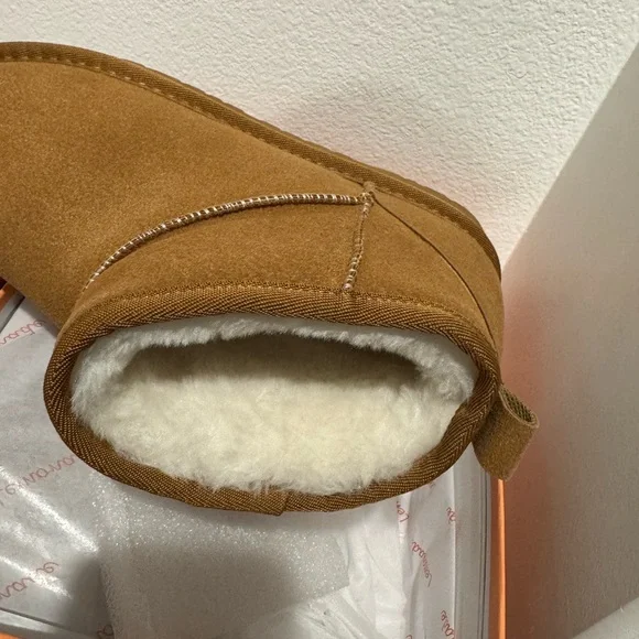 Ultra Mini Boot - Picture 3 of 3